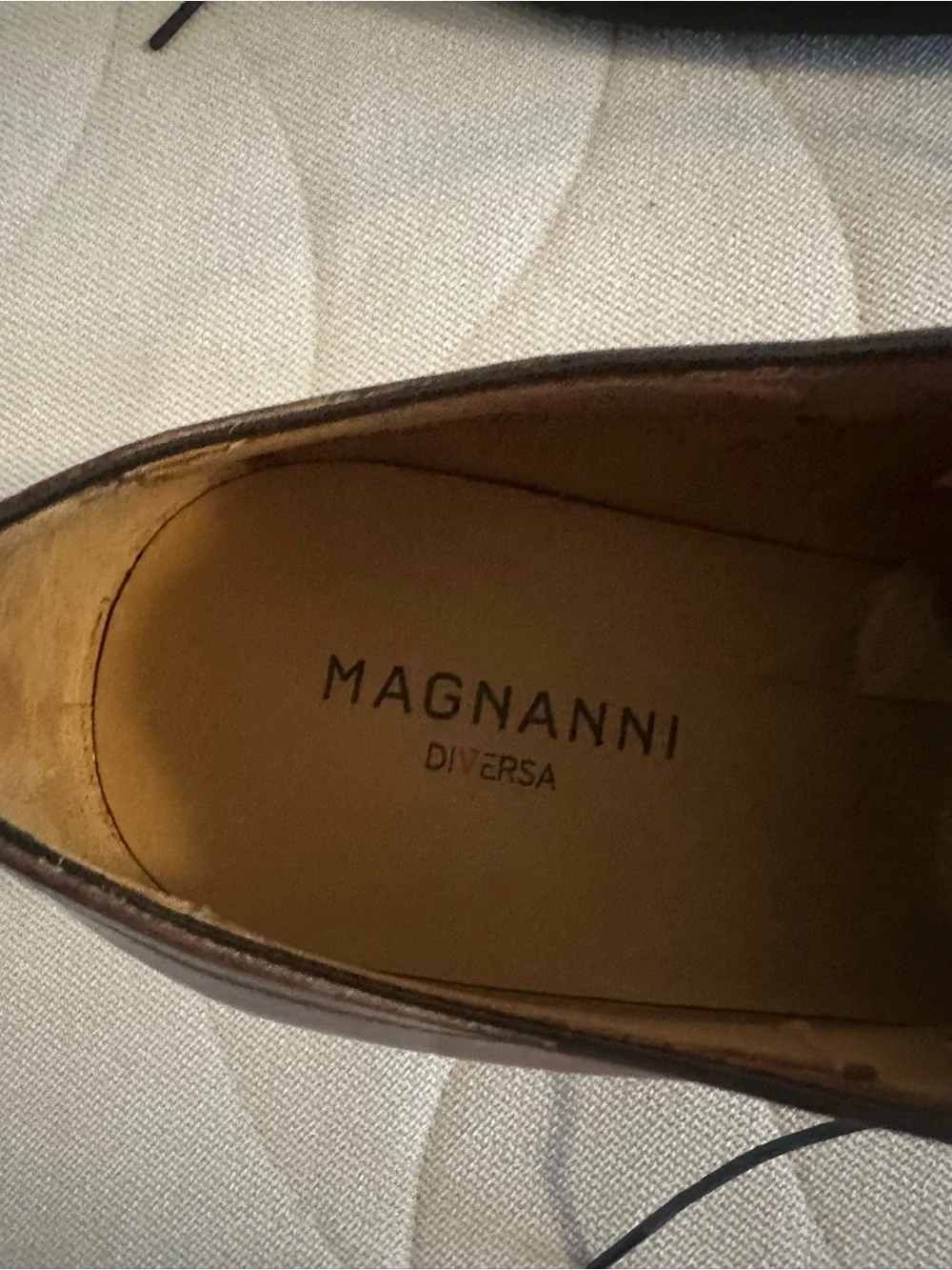 Magnanni polished leather